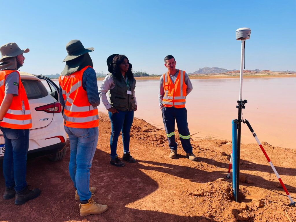 Treinamento da equipe para operação do drone com tecnologia RTK