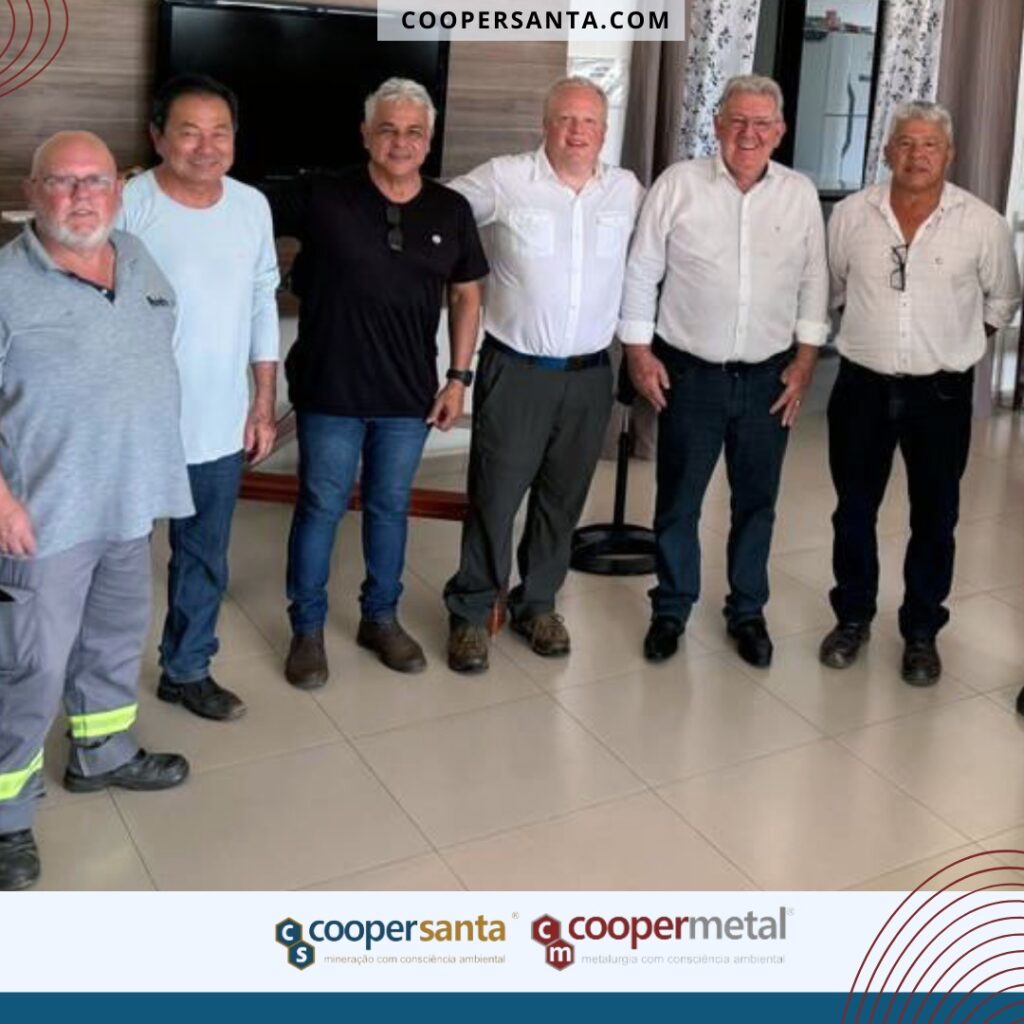 Coopersanta recebe equipe técnica internacional especializada em minerais pesados. 